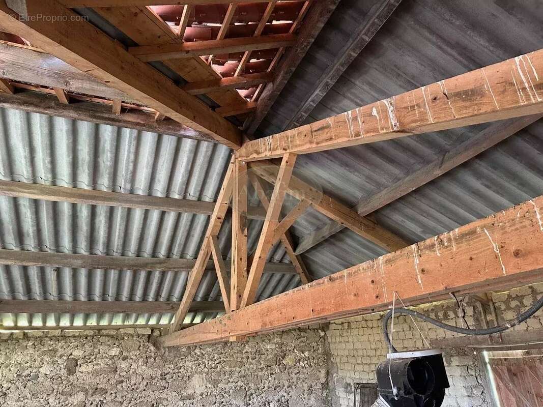 Maison à MONLEON-MAGNOAC