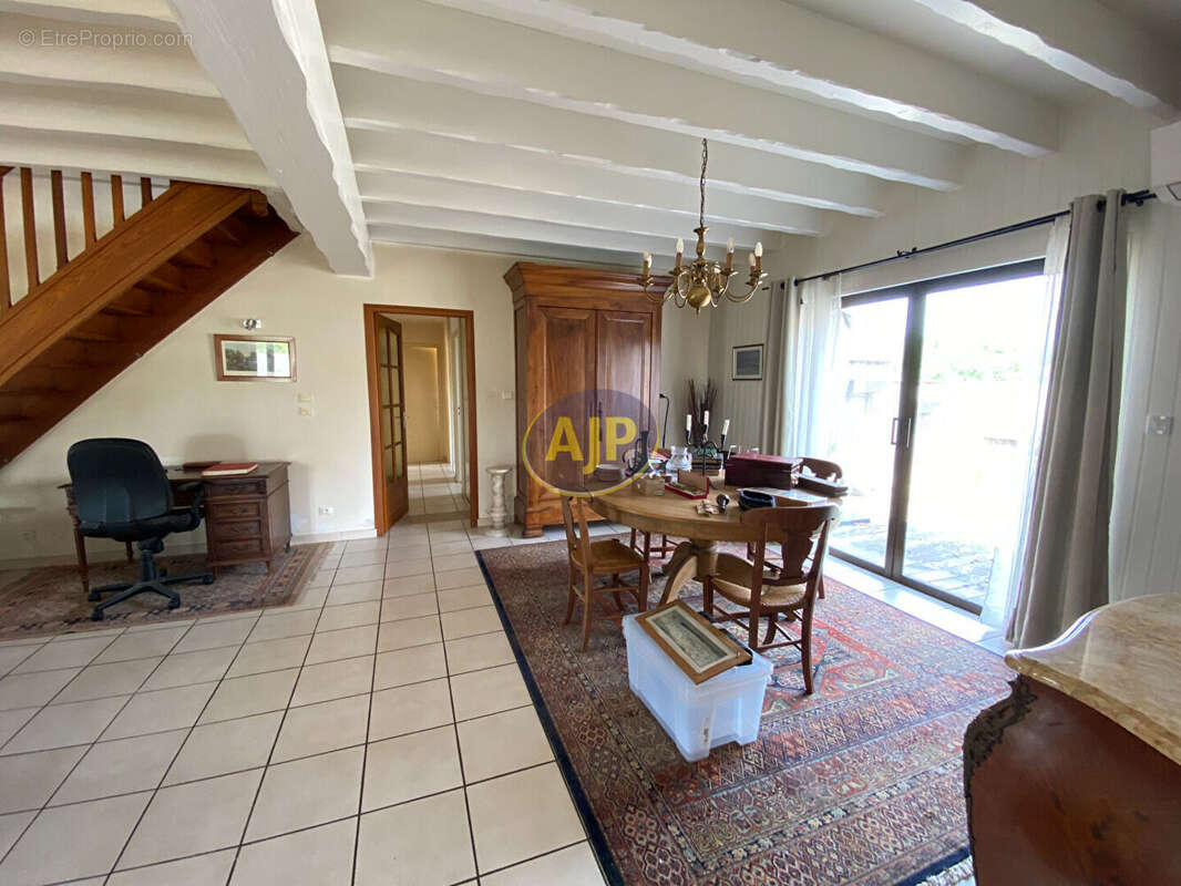 Maison à VENDAYS-MONTALIVET