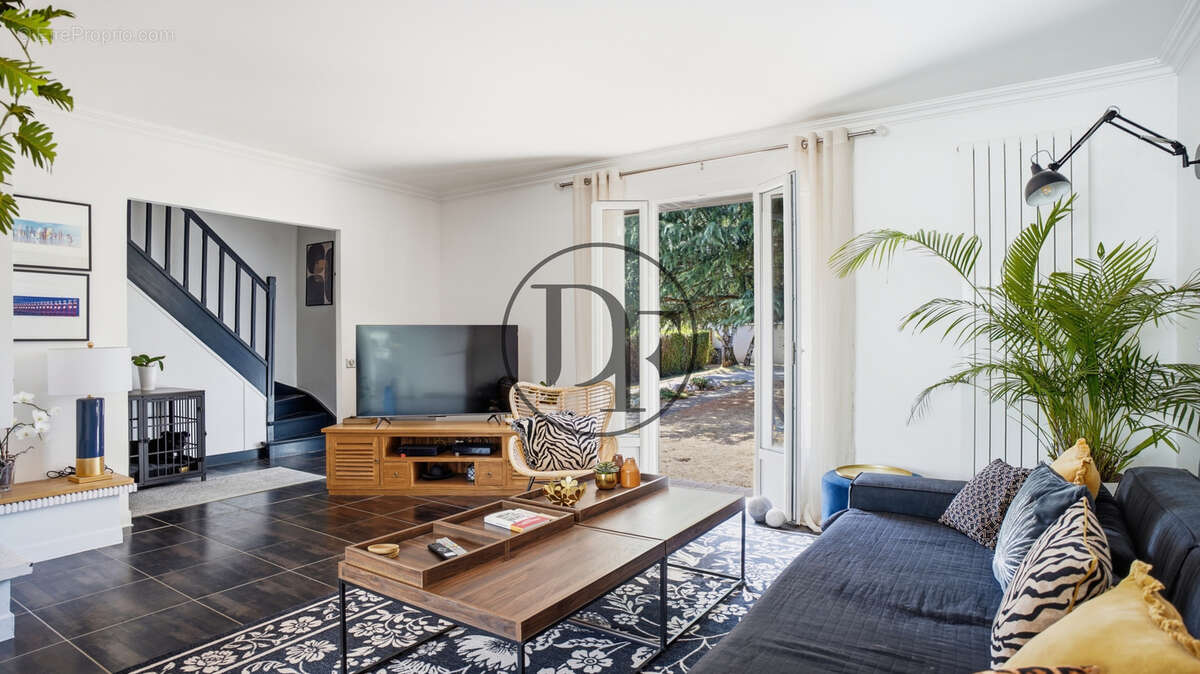 MAISON MONTIGNY-SUR-LOING - 190 M2 avec sous sol total et piscine - photo 4