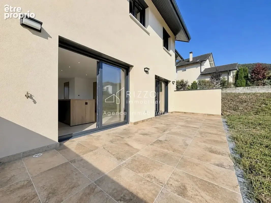 Maison à SAINT-CERGUES