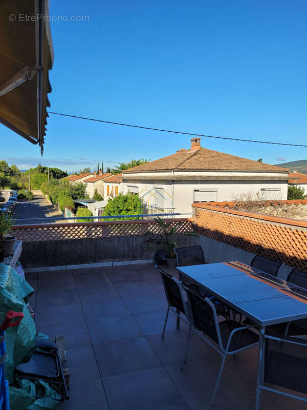 Local professionnel + logement - photo 10