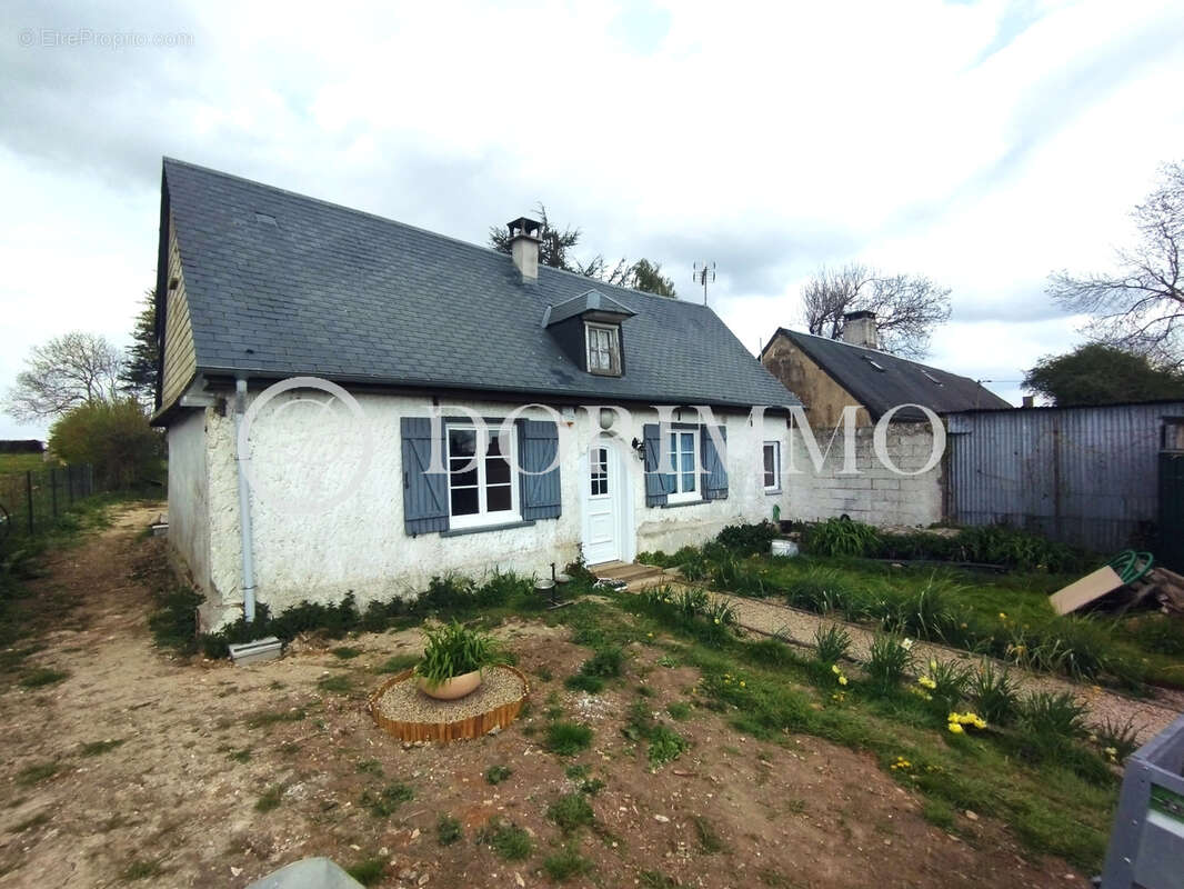 Maison à CREVECOEUR-LE-GRAND