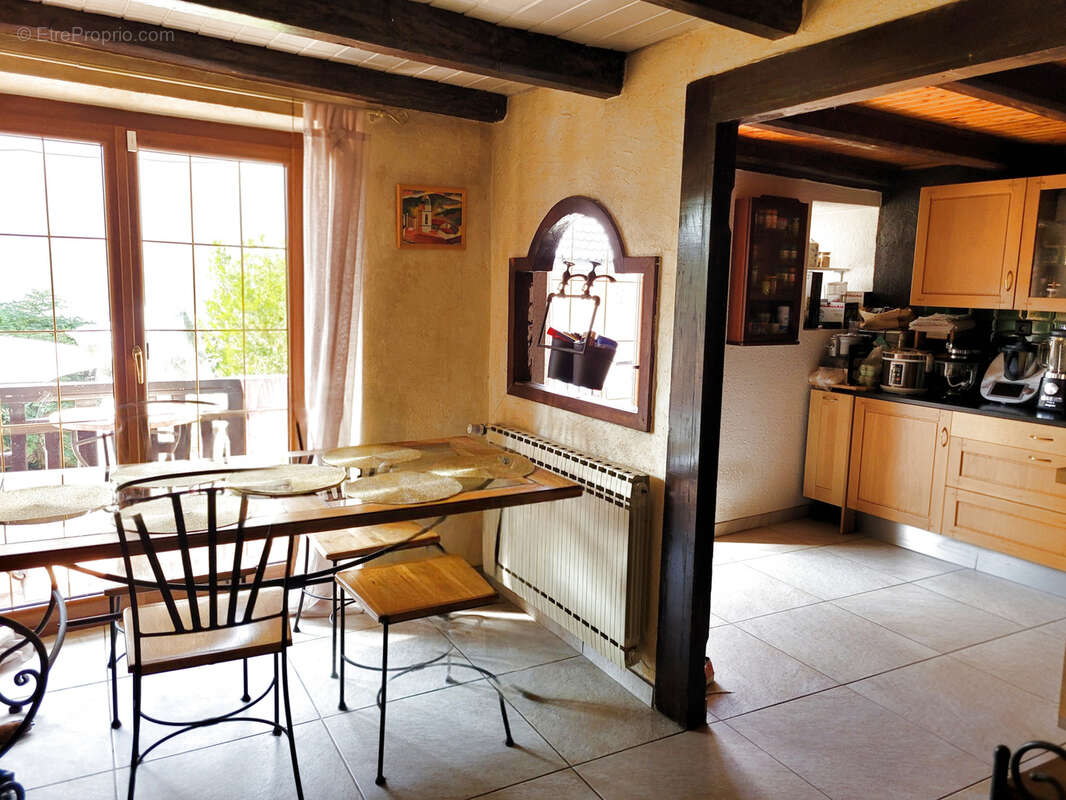 Maison à VETRAZ-MONTHOUX