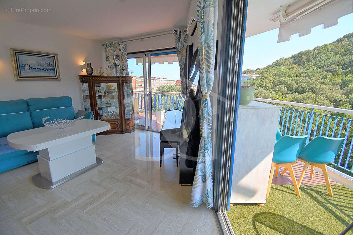 F2 MANDELIEU LA NAPOULE Proche mer - Vue dominante sur l'Esterel - photo 9