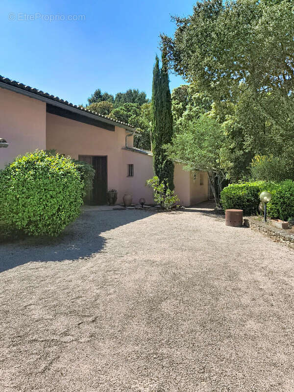 Maison à VILLENEUVE-LES-AVIGNON