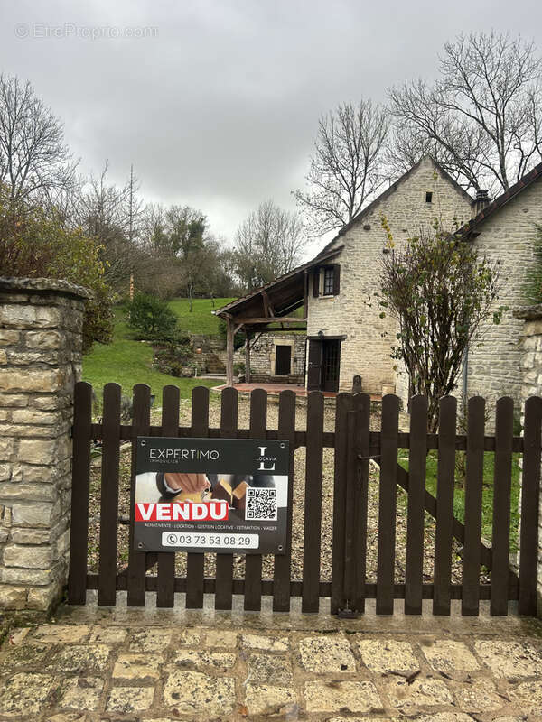 Maison à JOUX-LA-VILLE