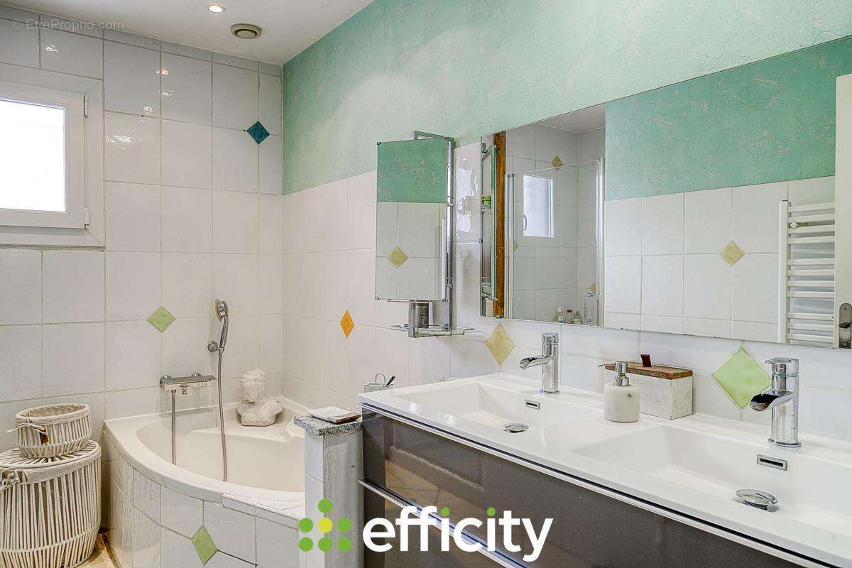 Maison à CHASSE-SUR-RHONE