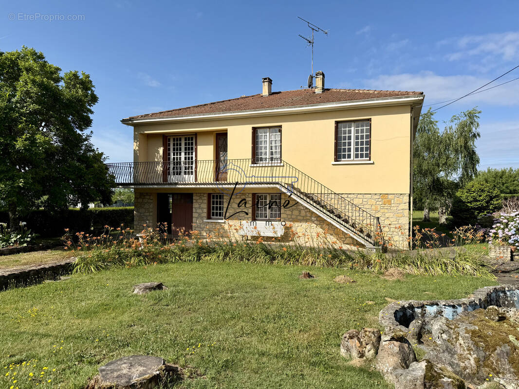 Maison à CREYSSE