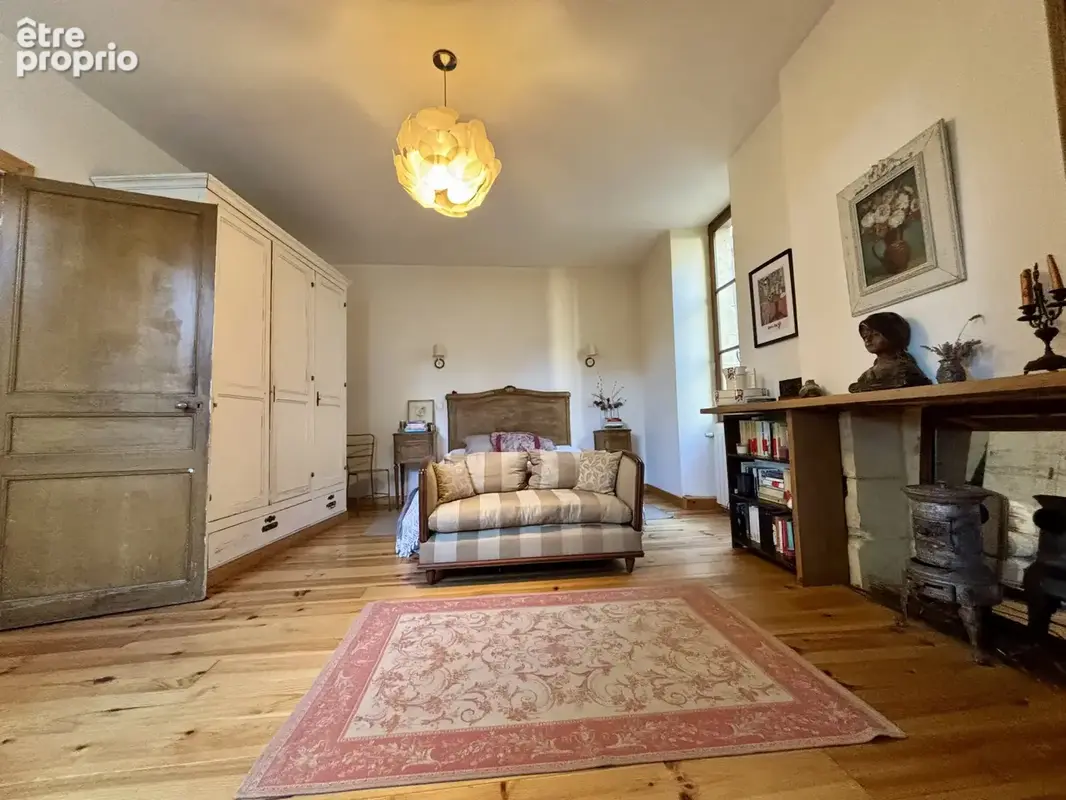 Maison de caractère avec dépendances et jardin - photo 10