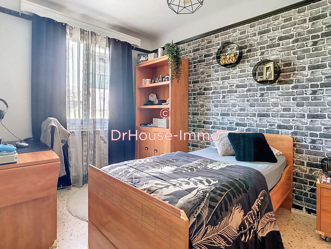 Maison à SAINT-VICTORET