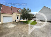 Maison à MOGNEVILLE