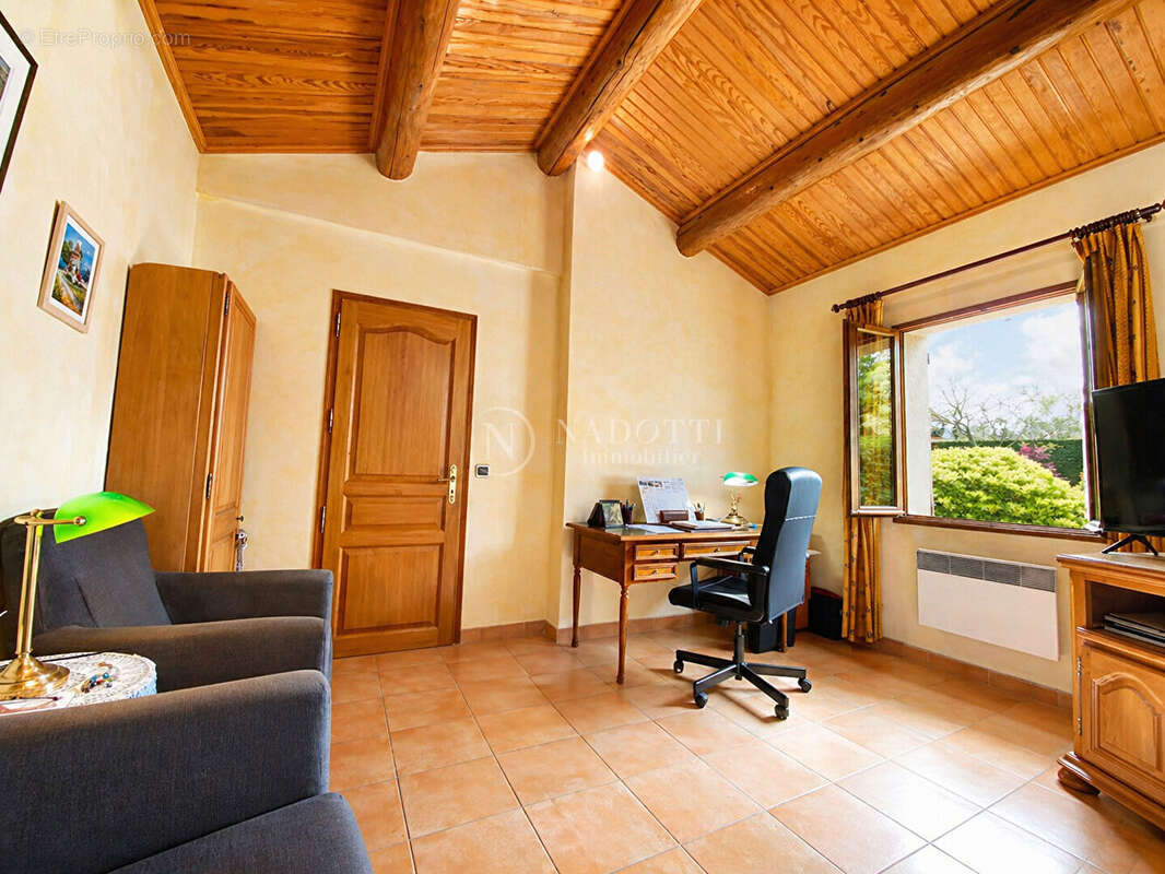 Maison à MAUBEC