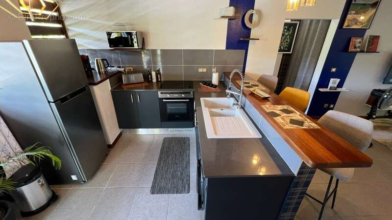 Appartement à REMIRE-MONTJOLY