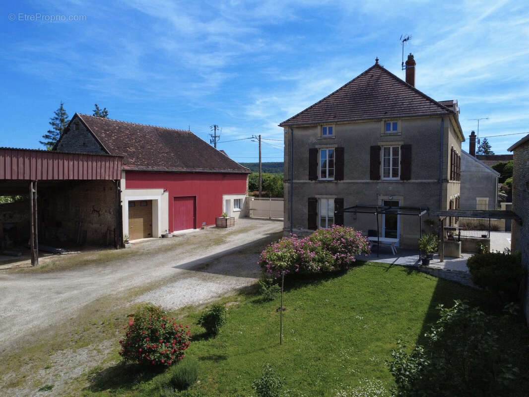Maison à MONTBARD