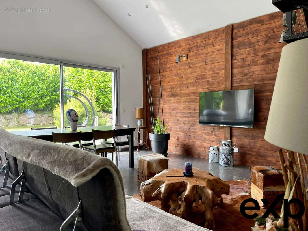 Maison à CHINDRIEUX