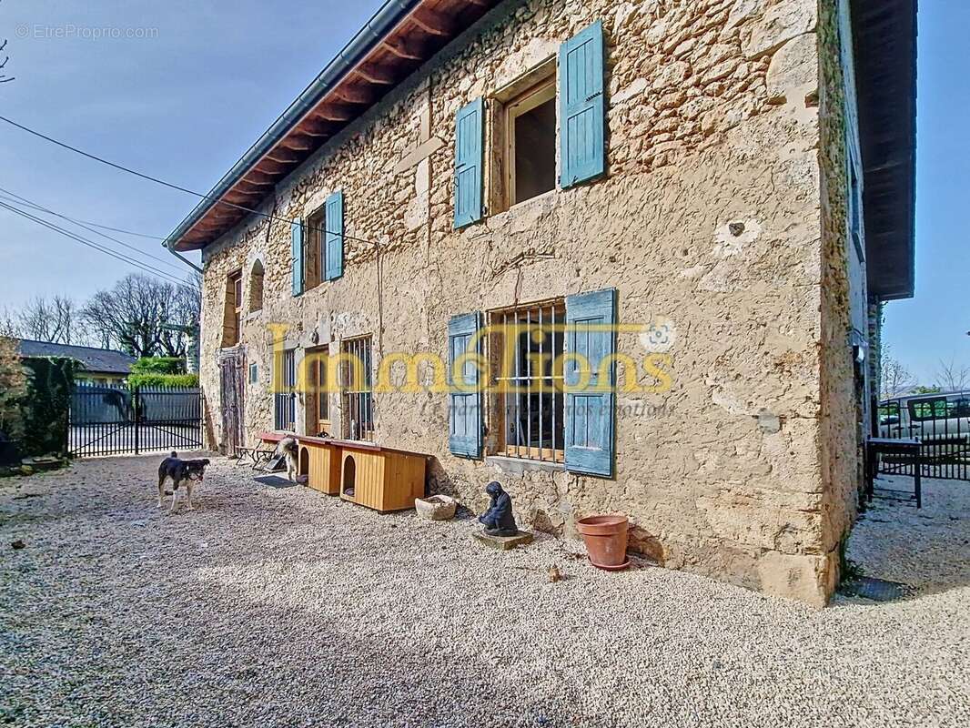 Maison à SAINT-JUST-DE-CLAIX