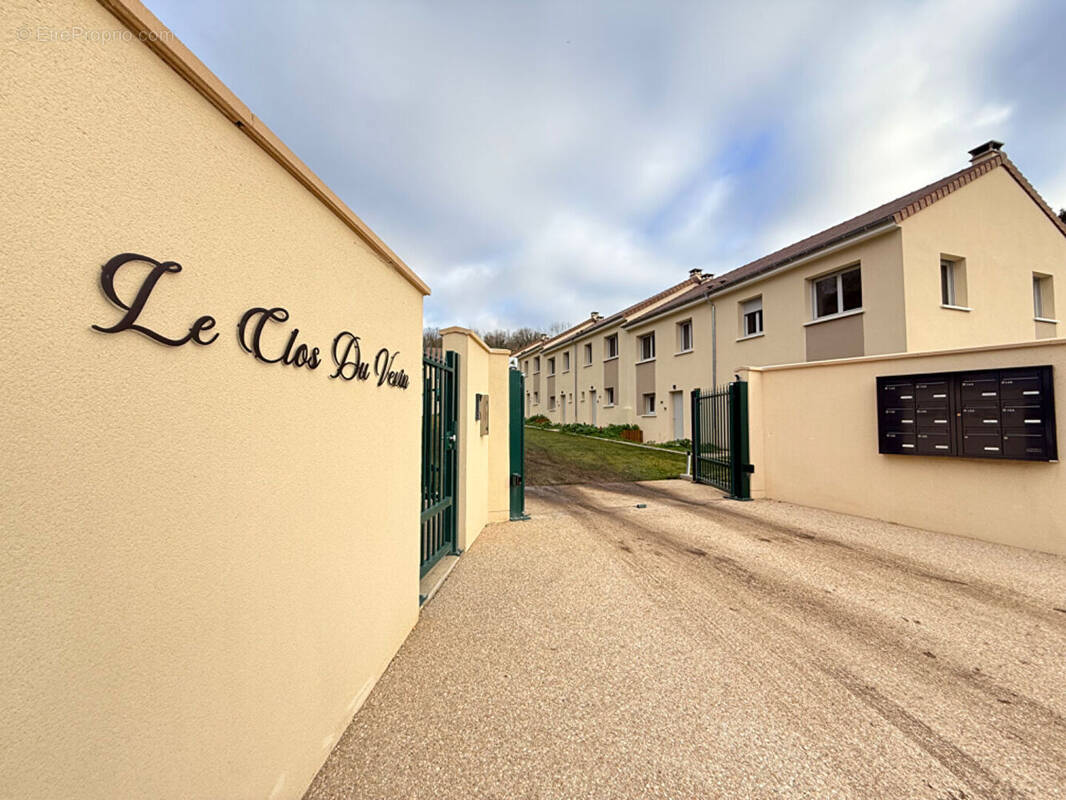 Maison à OINVILLE-SUR-MONTCIENT