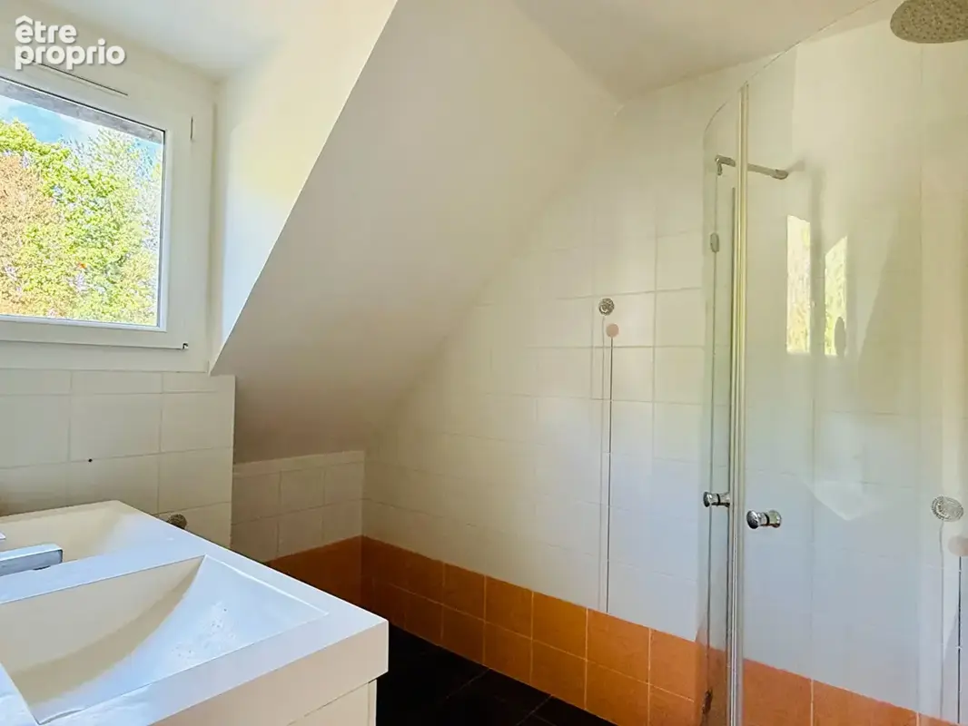 Maison familliale avec 1200 m2 de terrain - photo 12
