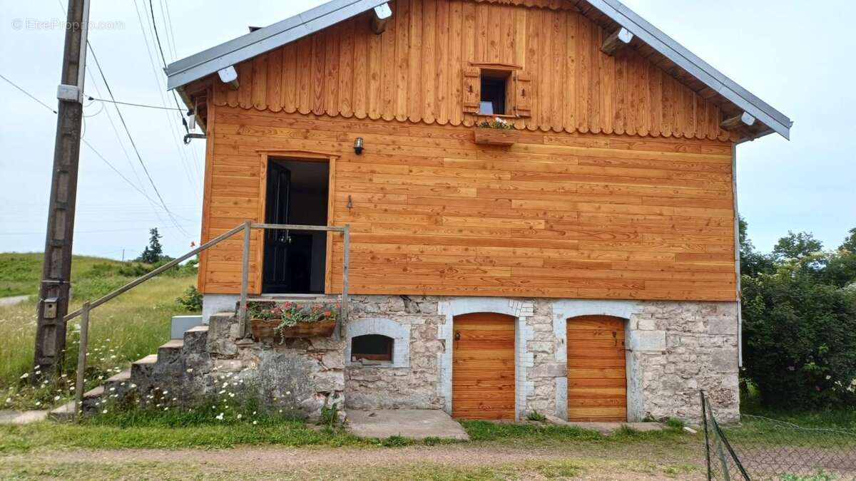 Ferme de caractére avec gîte entierement rénovés et étang de 4 hectares - photo 11