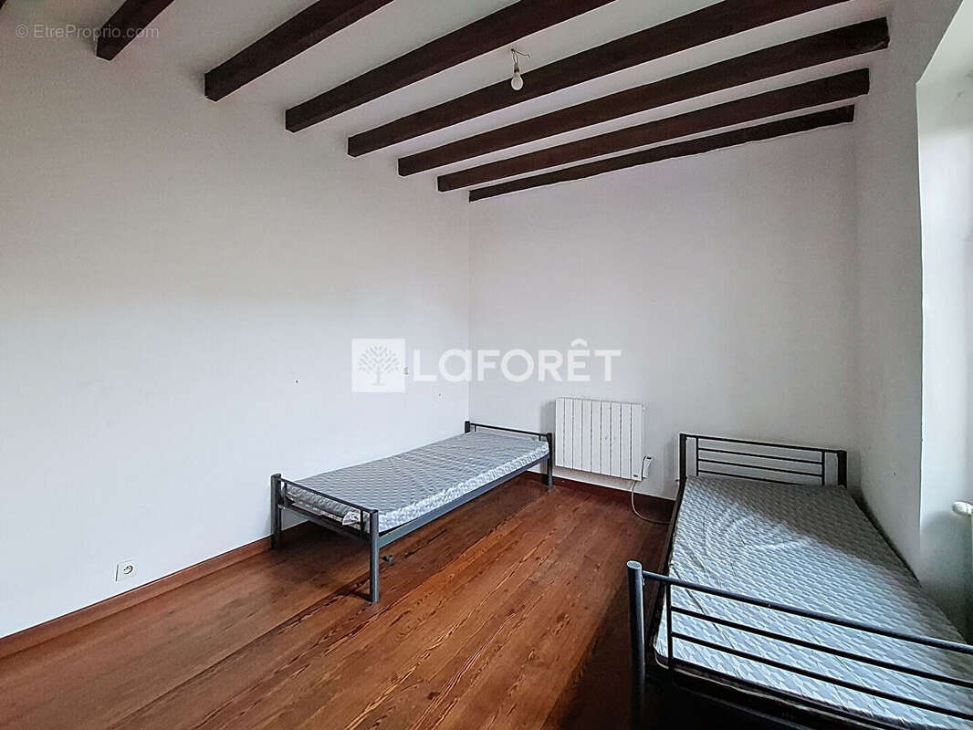 Maison à LA CHAPELLE-DE-GUINCHAY