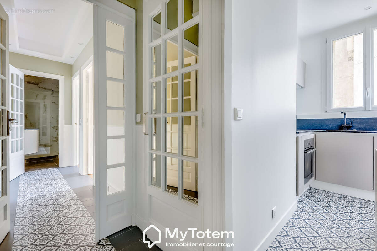 Appartement à PARIS-14E