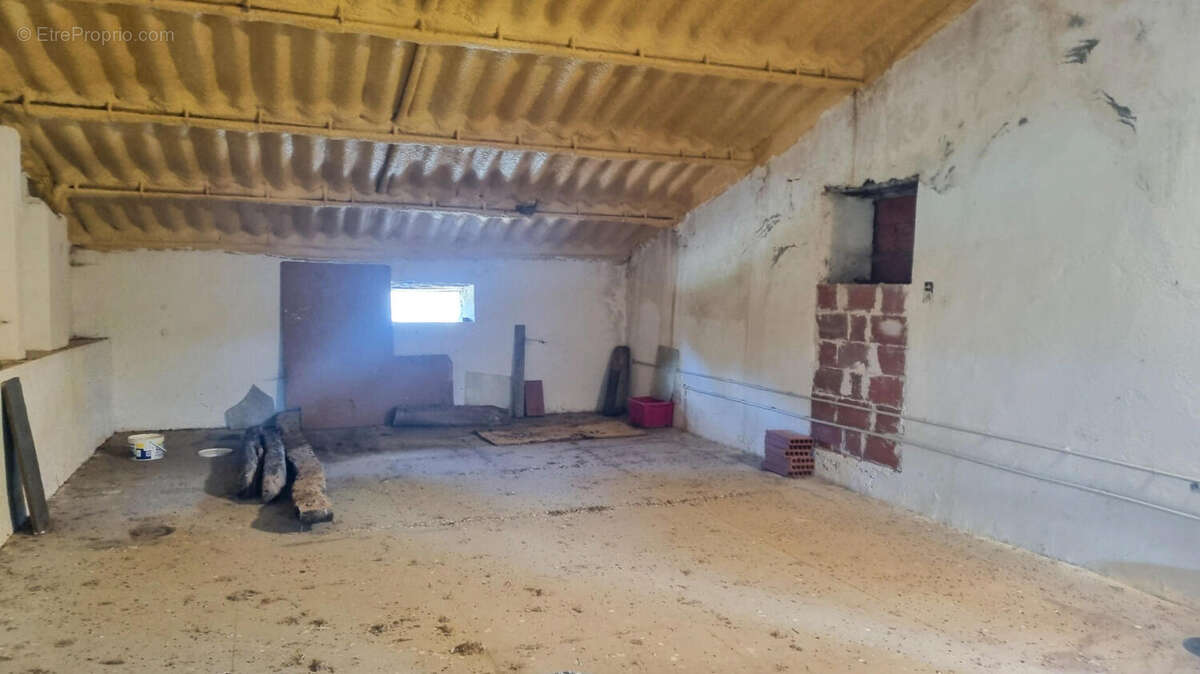 20250512_165206 - Maison à SAINT-JULIEN-DE-BRIOLA