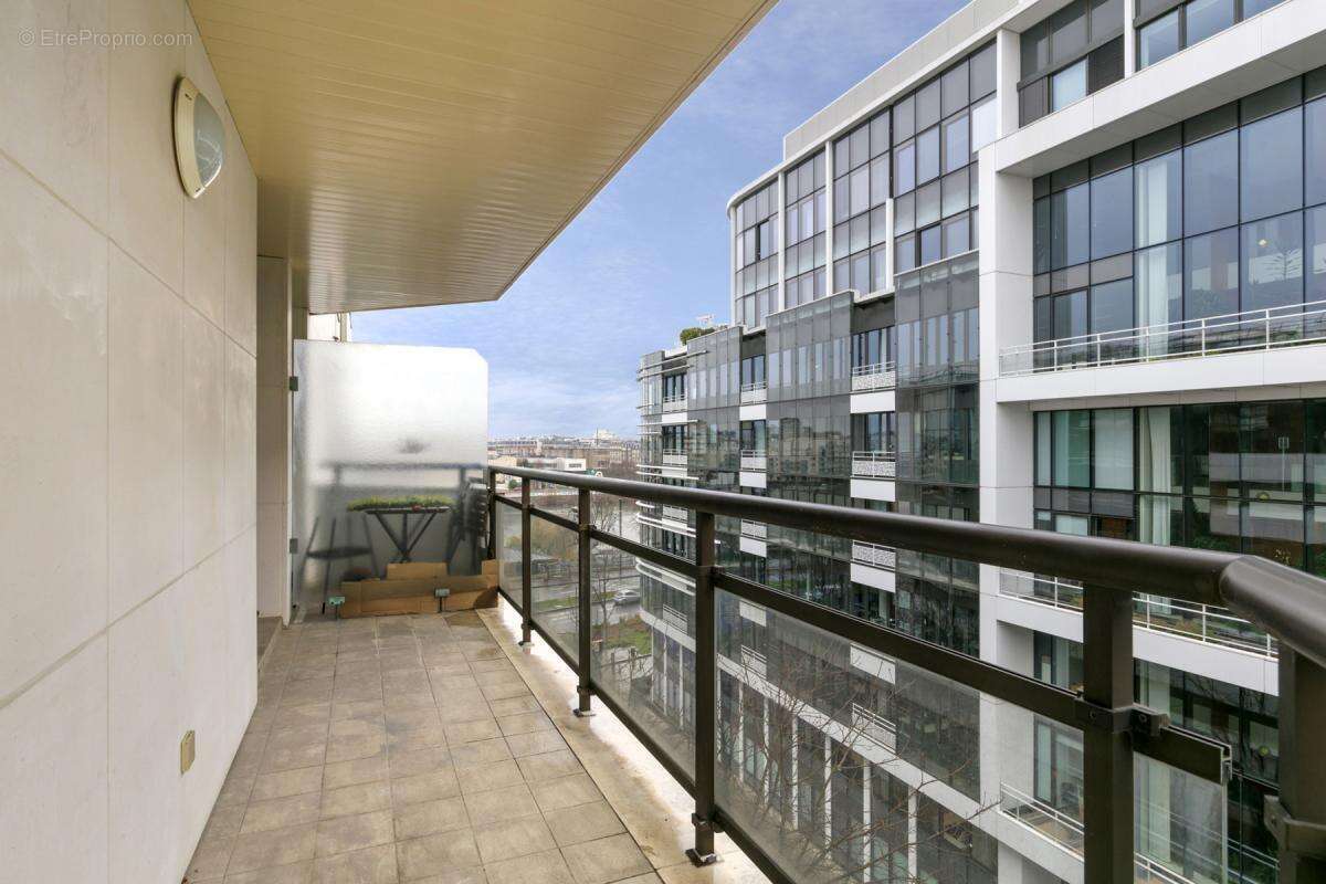 Appartement à LEVALLOIS-PERRET