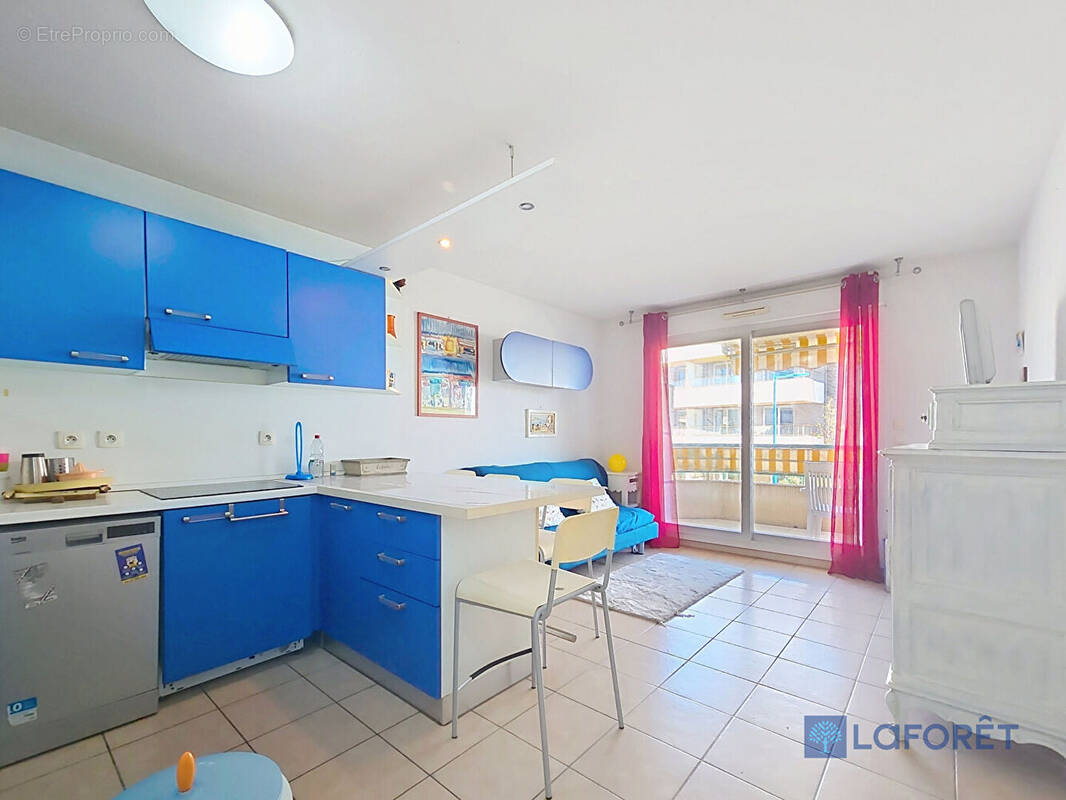 Appartement à VILLENEUVE-LOUBET