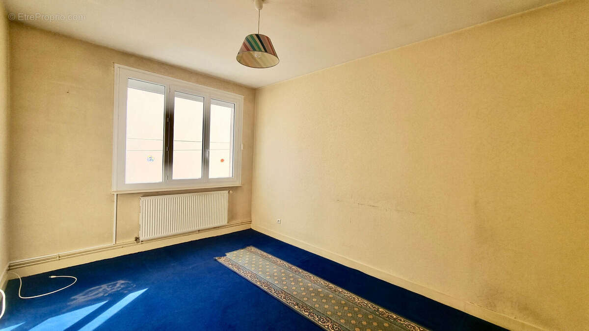 PONT-DU-CHÂTEAU / Centre bourg immeuble de rapport à vendre, belle opportunité ! - photo 6