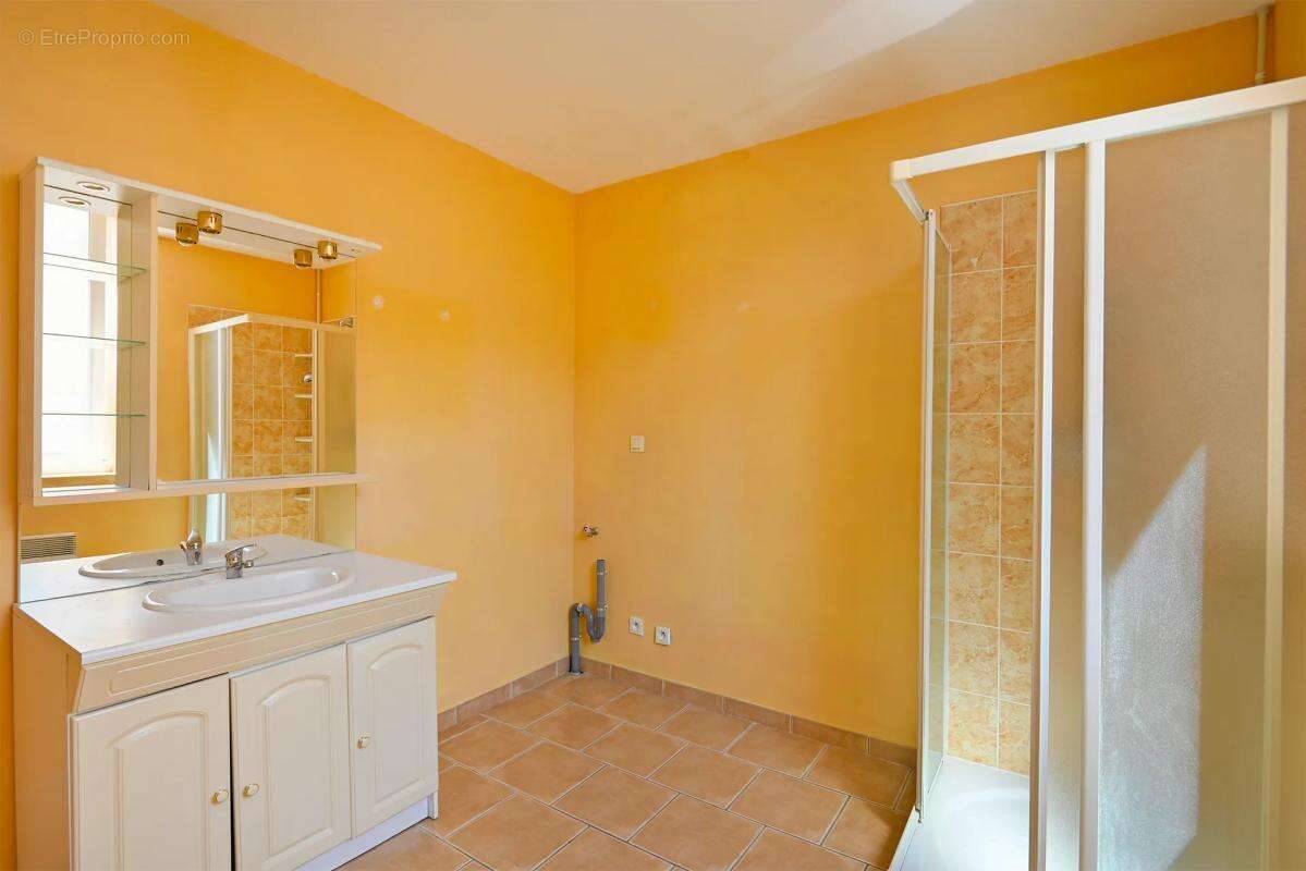 Appartement de 5 pièces de 98 m² à Ruoms - photo 13