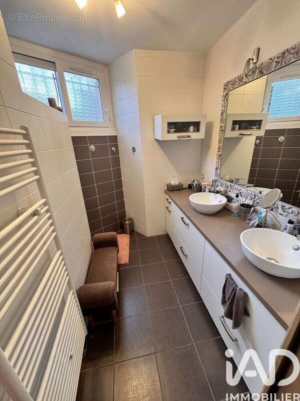 Photo 6 - Appartement à LE CHAMBON-FEUGEROLLES