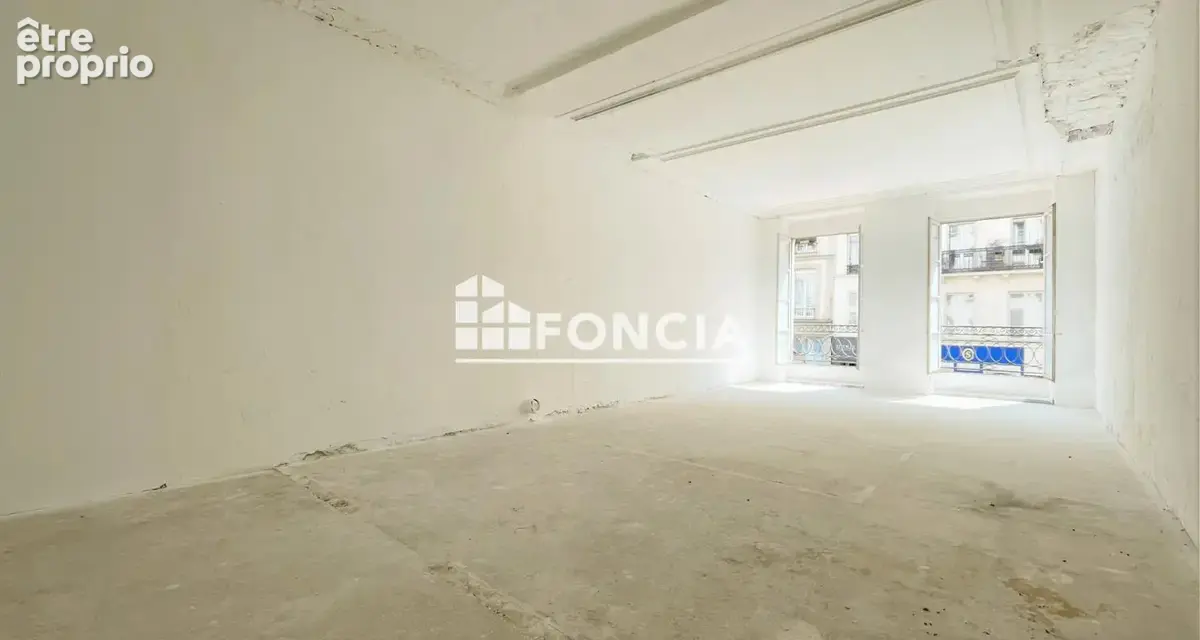 Paris iii – reaumur-sebastopol / rue saint martin – appartement traversant et lumineux avec belle hauteur sous plafond 3m - photo 2