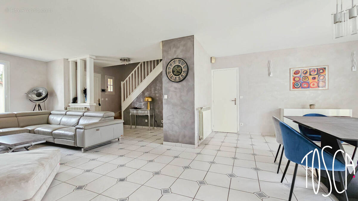 Maison à VIRY-CHATILLON