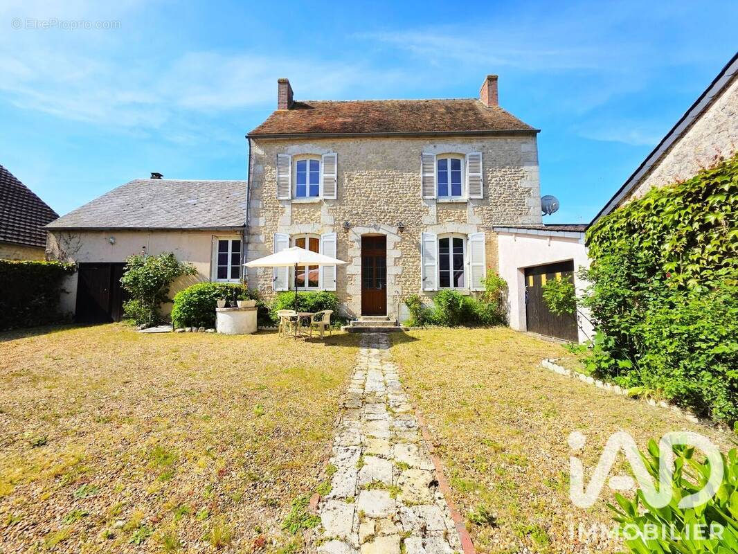 Photo 1 - Maison à LOUVILLE-LA-CHENARD