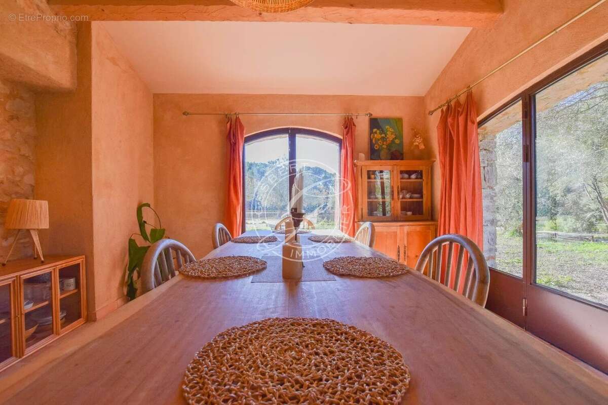 Maison à LORGUES