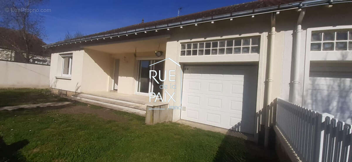 Maison à DANGE-SAINT-ROMAIN