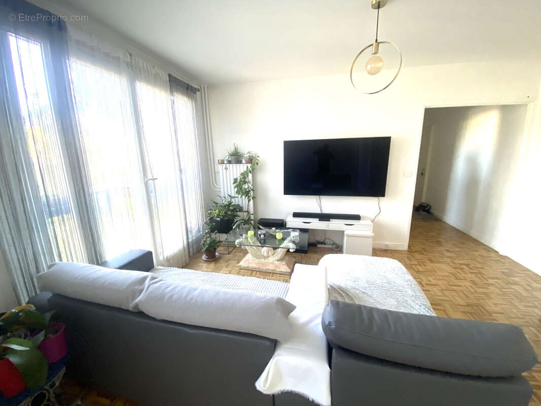 Appartement - t1 - epinay sur seine/cygne d'enghien - photo 4