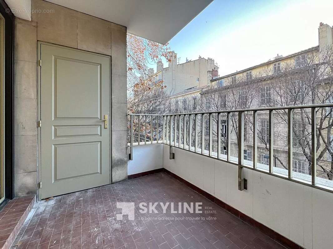 Appartement à MARSEILLE-1E
