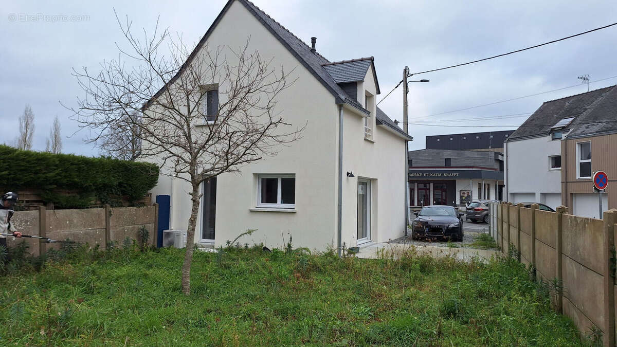 Maison à LA CHAPELLE-DES-MARAIS