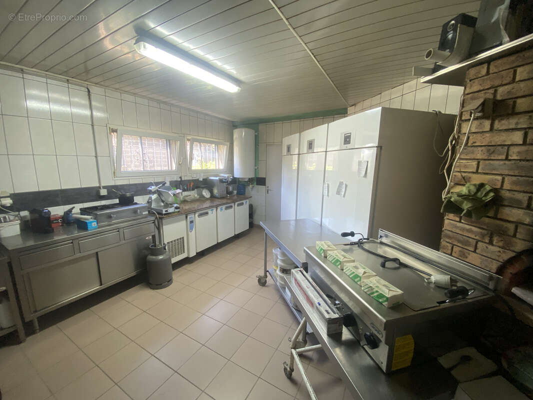 Commerce à COSNES-ET-ROMAIN