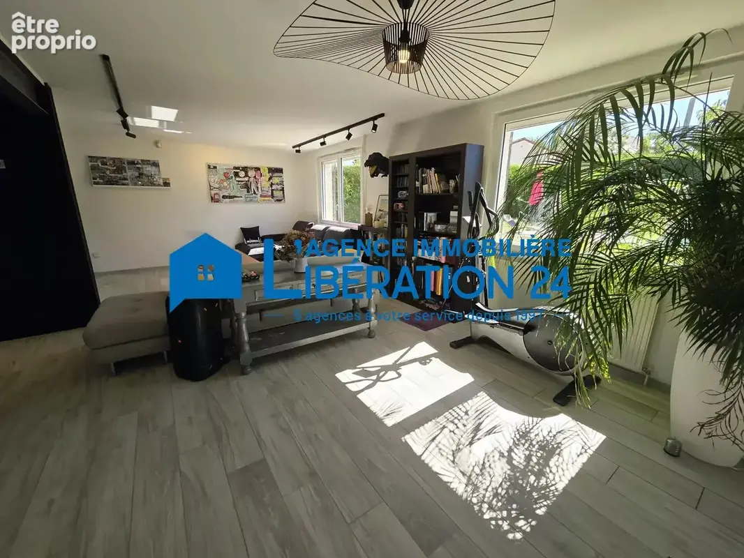Maison familiale 156 m² avec piscine sur 865m² - photo 5