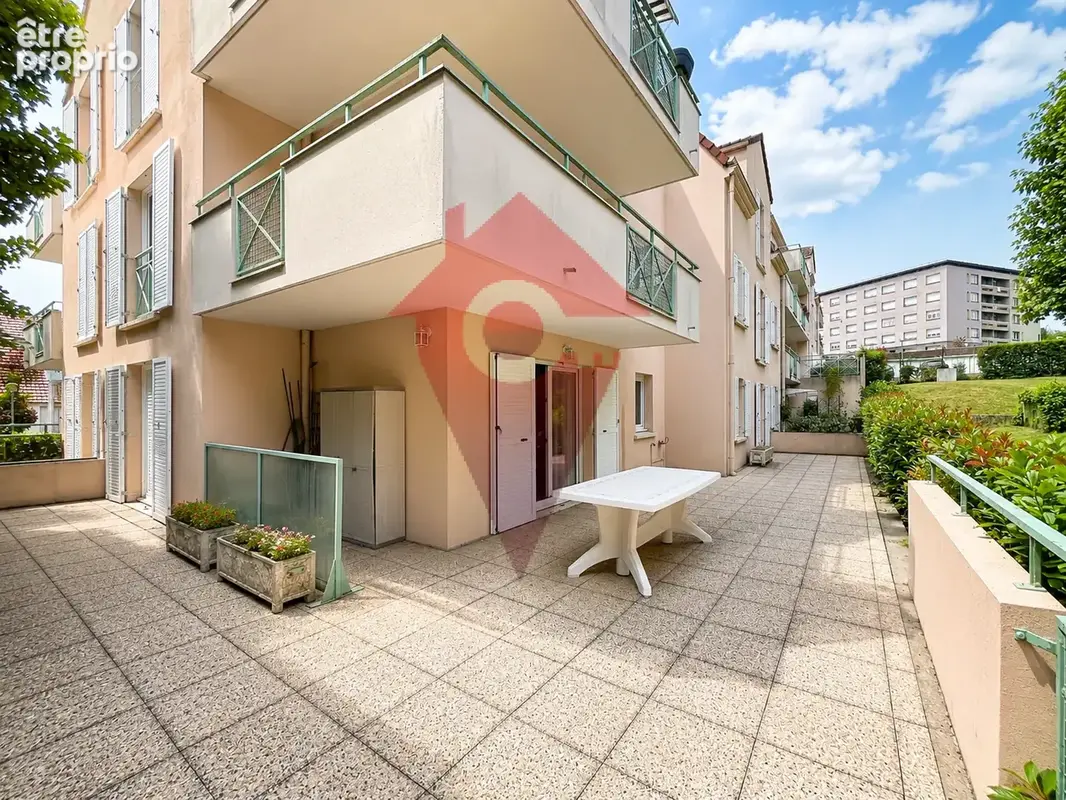 ACHETER ARPAJON Appartement 4 pièces avec exceptionnelle terrasse de plus de 70 m2 Deux parkings Une cave - photo 2