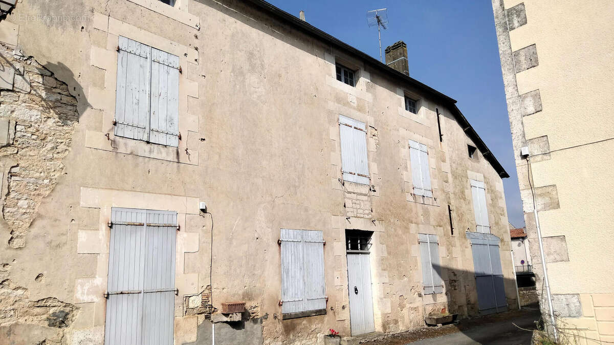 OVERVIEW - Maison à VERTEUIL-SUR-CHARENTE