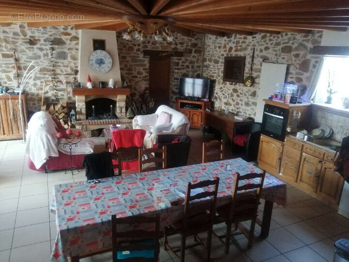 Maison de campagne avec garage et terrain non attenant - photo 3