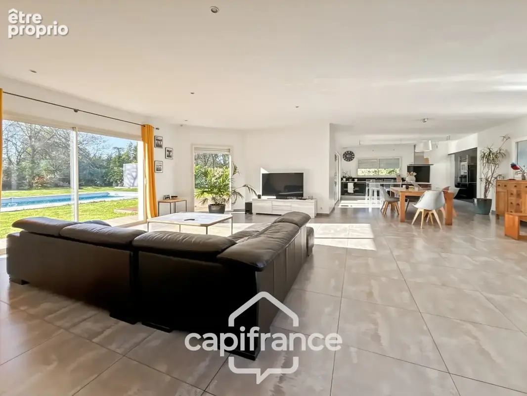 A vendre, SADIRAC (33) à 20min de BORDEAUX, Maison plain-pied, lumineuse, quatres chambres - photo 2