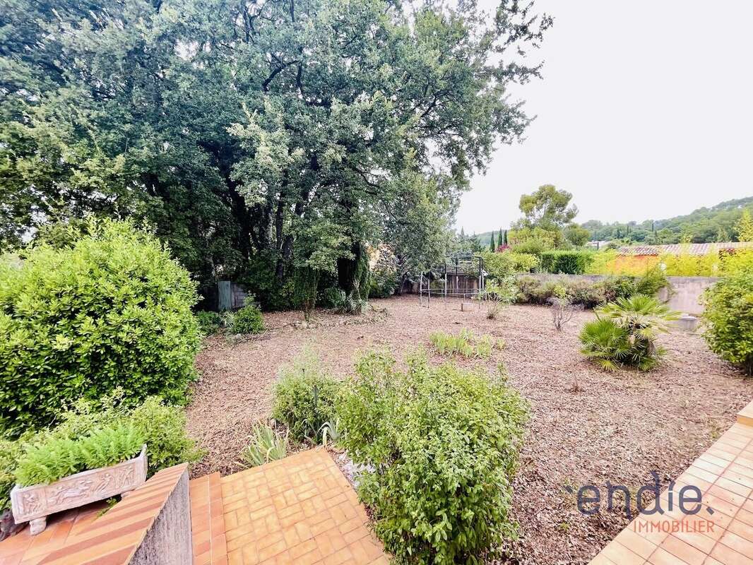 Lorgues villa t6 piscine garage - photo 7