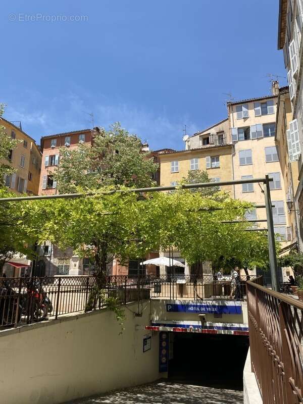 Commerce à GRASSE