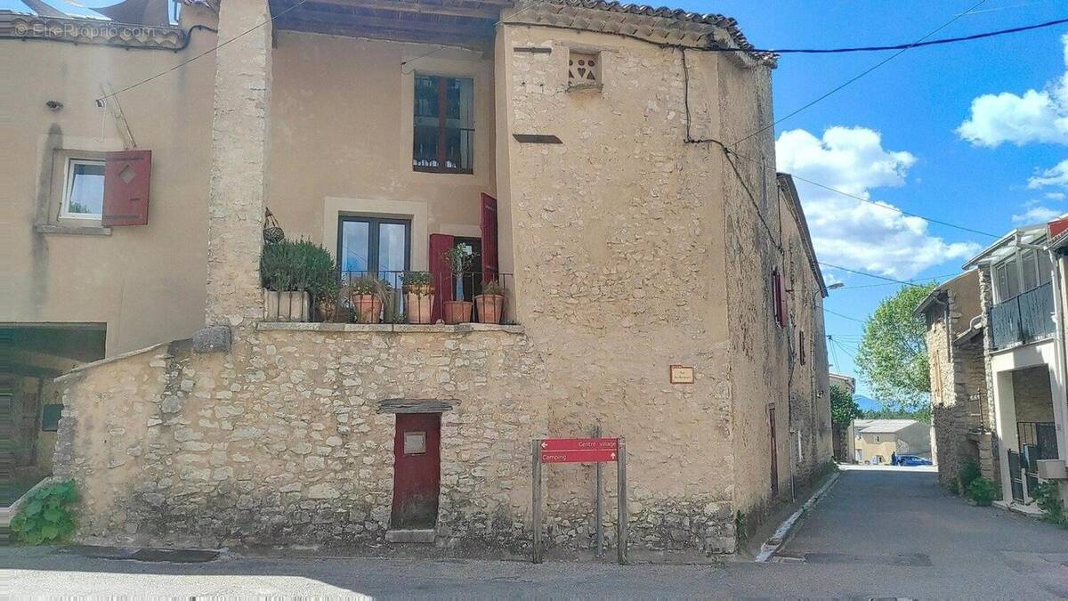 Photo 1 - Maison à REVEST-DU-BION