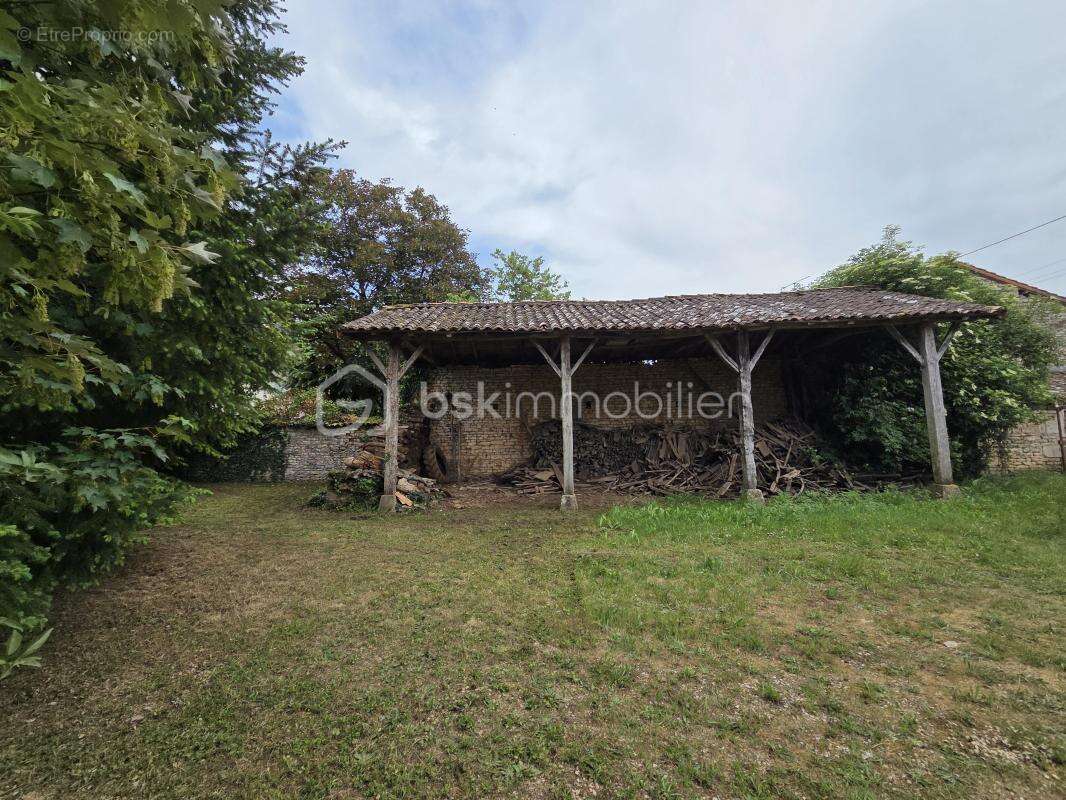 Maison à LIMALONGES