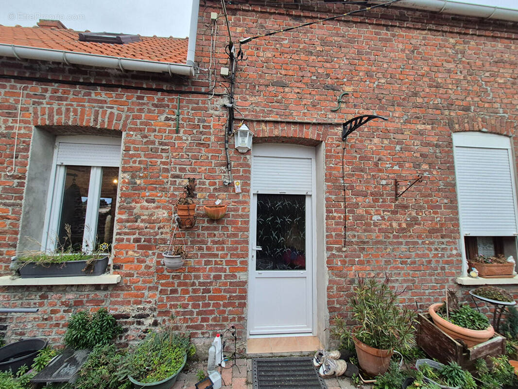 Maison à MONCHAUX-SUR-ECAILLON